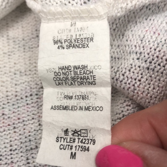 GAZE USA CREAM KNIT TOP WITH FLORAL/PAISLEY PATTERN • FLARED AT BOTTOM • sz M - Picture 10 of 11